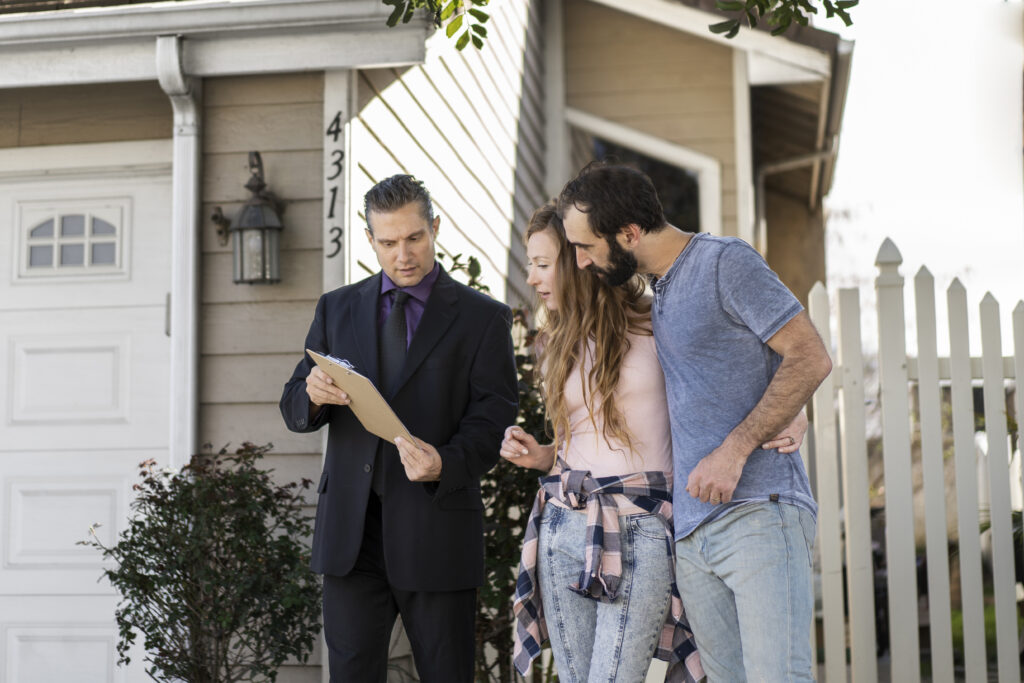Responsive local agent coordinating home showings in Jacksonville